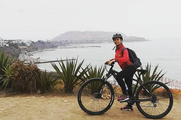 Lima Coastal Bike Adventure: Explore Miraflores & Barranco Highlights