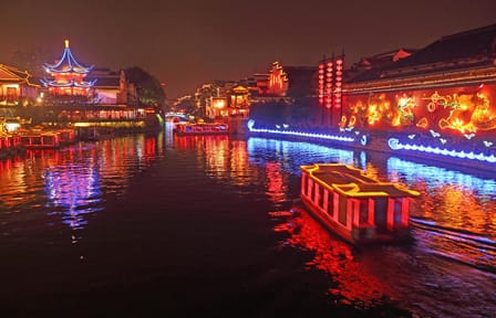 Qinhuai River Cruise and Confucius Temple Tour in Nanjing