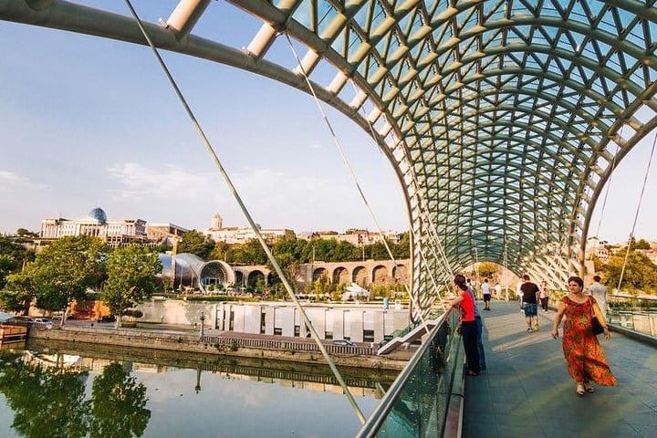 4 Full days in Georgia with private tour, free aiport