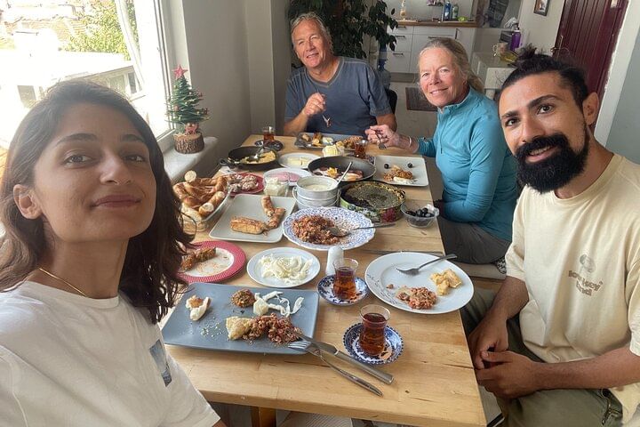 Healthy Istanbul Morning: Yoga and Healthy Turkish Breakfast