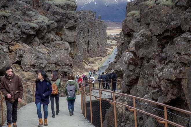 Walk down the amazing Almannagj&aacute; in the National Park of &THORN;ingvellir.