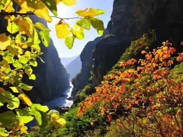 Lijiang: Tiger Leaping Gorge with Lijiang Private Tour