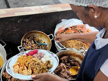 Cultural Walking Tour of Cartagena with Bourdain-Inspired Lunch