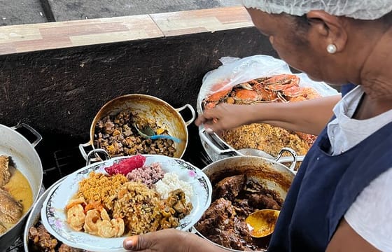 ULTIMATE FULL CITY TOUR with ANTHONY BOURDAIN’s STYLE LUNCH