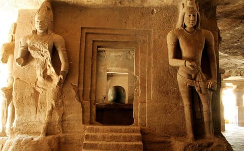 Western India Cultural Tour: Mumbai to Ankleshwar and Daman