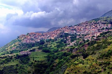 Private Full Day Tour of Thermopylae, Meteora, and Delphi