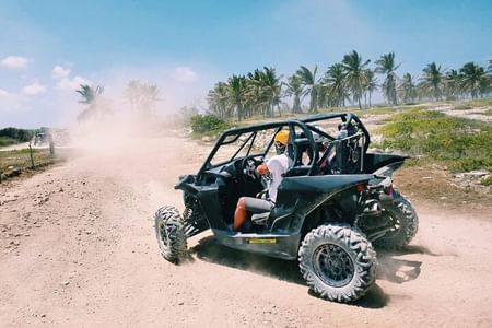 AWD Polaris 2 pax max- Adrenaline Adventure