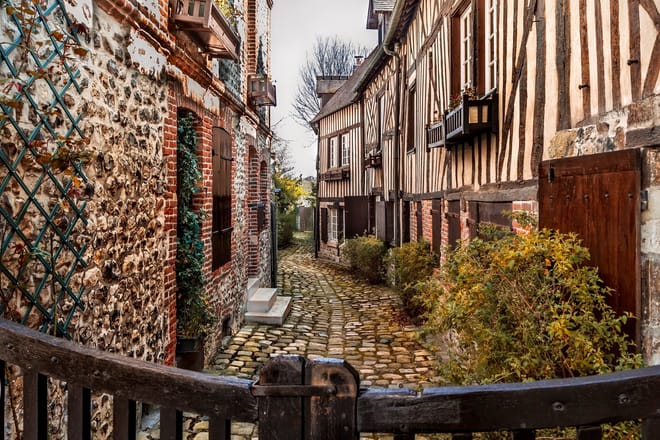Private Normandy Rouen, Honfleur, Etretat Day trip from Paris. 10