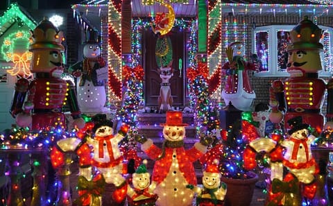 Dyker Heights Christmas Lights Tour in Brooklyn, New York
