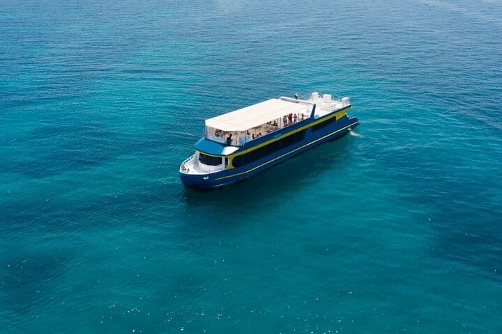 Semi Submarine Snorkeling & Fly Parasailing Adrenaline-Hurghada 2