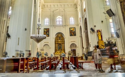 Private Full-Day Bus Tour of Baga and Goa Velha