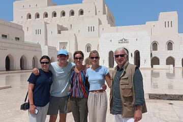 Evening Bus Tour of Muscat's Highlights and Mutrah Souq