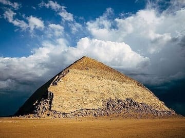 Giza Pyramids, Saqqara & Memphis Day Tour