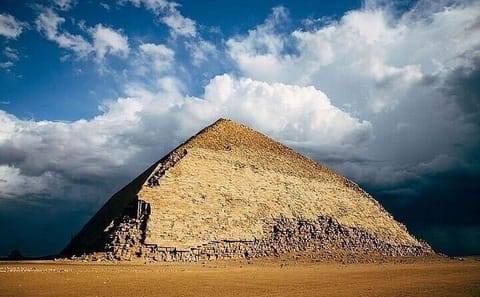 Giza Pyramids, Saqqara & Memphis Day Tour
