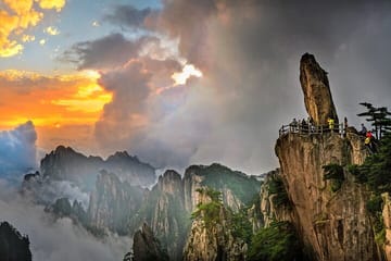 1-Day Mt. Huangshan Tour with Visits to Hongcun and Xidi