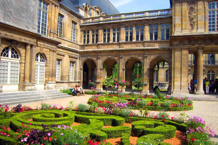 Paris Time Capsule Tours: Exploring Carnavalet Museum’s Historic Treasures