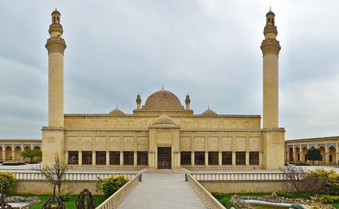 Private 6-Day Cultural Tour of Baku and Gobustan, Azerbaijan