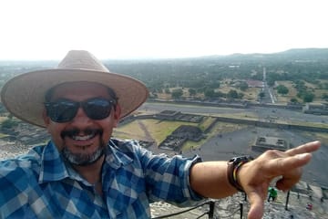 Private Day Tour of Teotihuacan and Xochimilco in Mexico City
