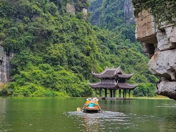 1 Day Luxury Ninh Binh Tour Bai Dinh and Trang An Boat Trip