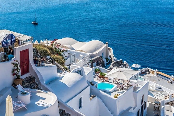 Private Full-Day Sightseeing Tour in Santorini with a Local 4