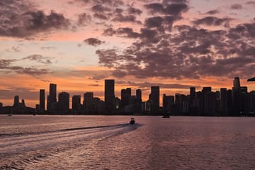 Evening Boat Tour of Biscayne Bay and Millionaire Homes