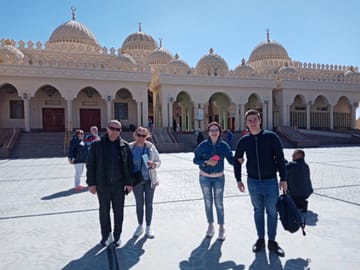 Hurghada Unveiled – Marina, Grand Mosque & Authentic Local Life