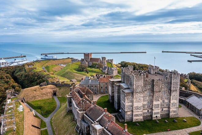 Explore Leeds Castle, Canterbury & Dover on a Private Day Trip from London