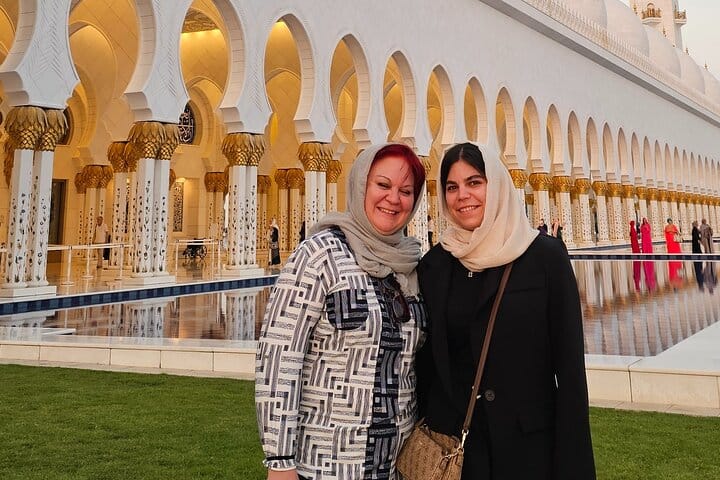 Shaikh Zayed Grand Mosque Abu-Dhabi Tour pickup From Dubai  7