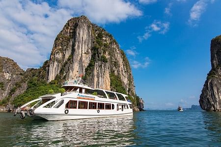 Luxury Halong Bay Cruise Tour with Buffet Lunch & Island Exploration