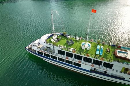 Halong Bay Day Cruise: Explore Sung Sot Cave and Ti Top Island