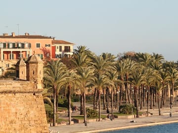 Palma de Mallorca: Historic Landmarks & Artistic Treasures