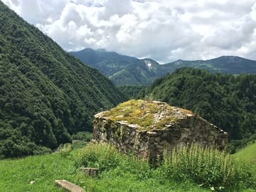 4 Full days in Georgia with private tour, free aiport