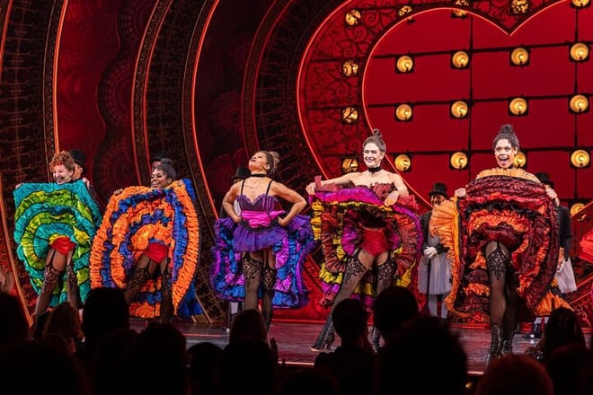 Full-Day Private Paris Tour & Moulin Rouge with Airport Pick up