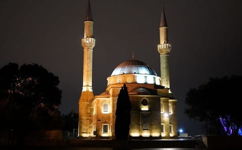 Private 3-Night Cultural Tour of Baku and Gobustan