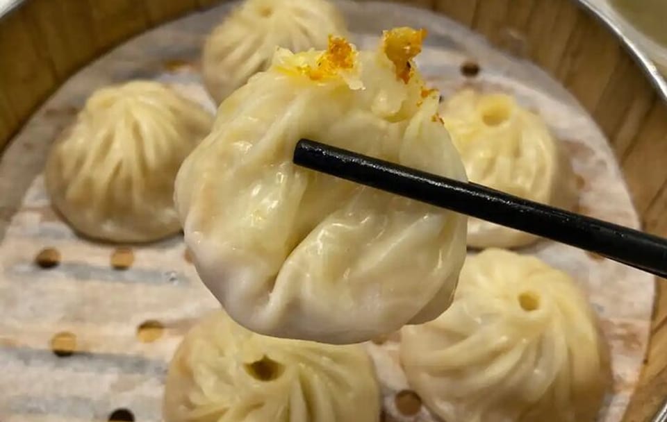 Shanghai shared Foodie Walking Tour at YunnanRoad food street.