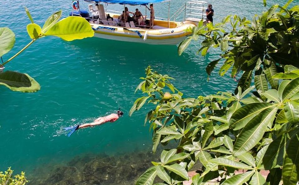 Saco do Mamangua Nature and Boat Tour in Paraty, Brazil
