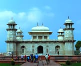 Agra Sightseeing tour Includes Guide and Private AC vehicle 4
