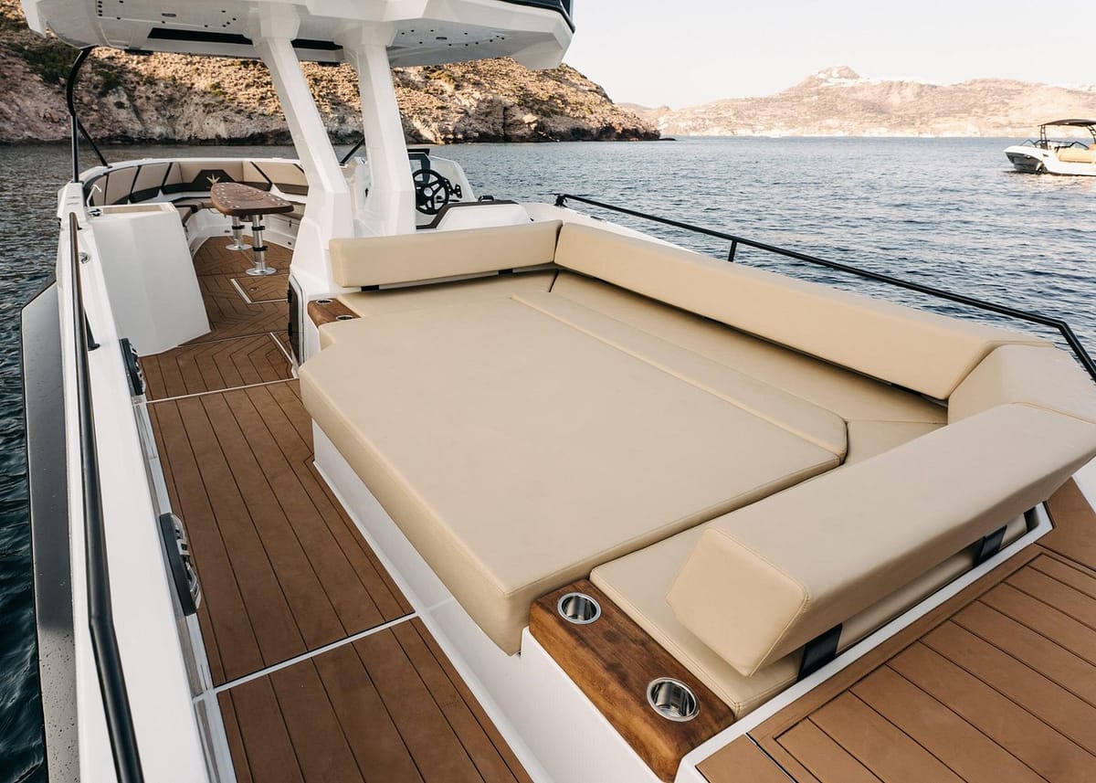 ❖ Milos: Half-Day Boat Tour—Kleftiko Sarakiniko Poliegos