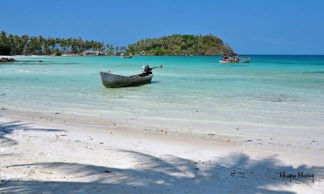 Cambodia Uncovered – Temples, Riverlife & Sea Breeze Adventure