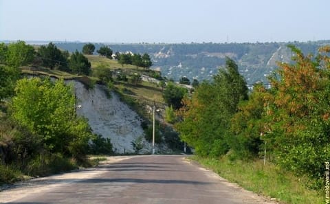 Gipsy Tour of Soroca Fortress and Casauti Monastery