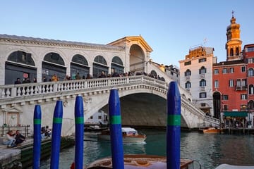 Romantic Photoshoot Experience at Rialto Bridge in Venice