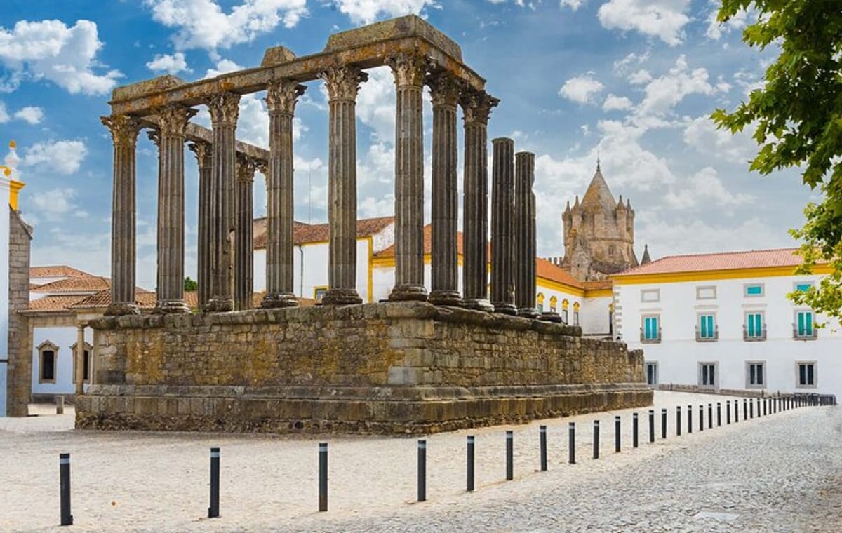 Évora Roman Legacy: Private walking tour with tickets
