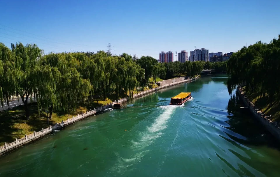 In-depth Tour of Tiananmen Square and Forbidden City Plus Cruise to Summer Palace