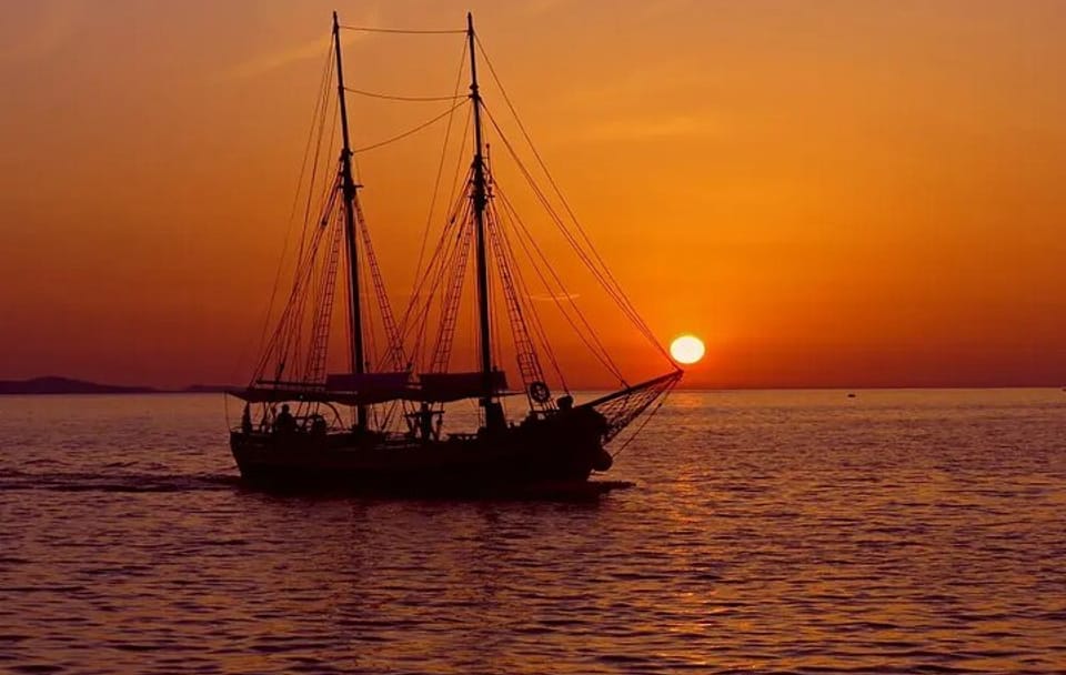 Alanya Sunset Boat Tour with Free Soft Drinks