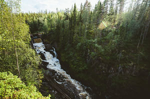 Auttiköngäs Waterfalls Hike Tour & Barbeque - Small Group