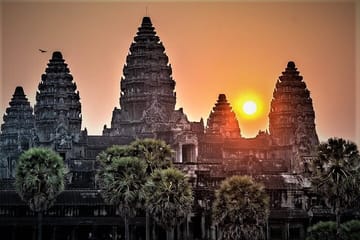 Private Angkor Wat Sunrise and Temple Highlights Tour
