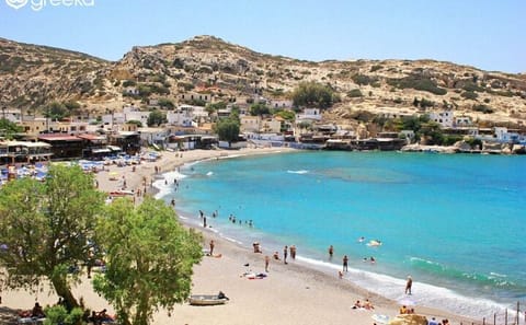 Full Day Bus Tour of Agia Galini, Matala, and Spili