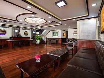 Luxury Dora Cruise 3 Days Explore Halong Bay Lan Ha Bay Private Balcony
