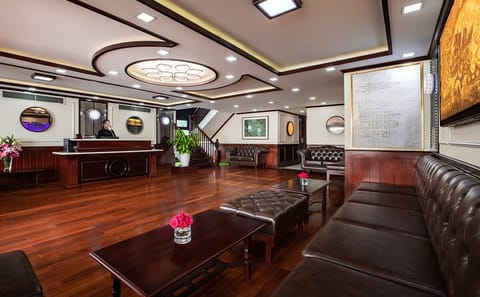 Dora Cruise 3 Days Explore Halong Bay Lan Ha Bay Private Balcony