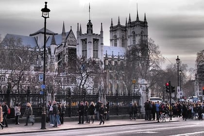 London and Hampton Court Palace Private Tour with Admission